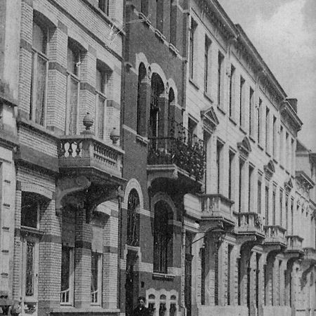 B&B Quatre20Cinq Antwerp Exterior photo